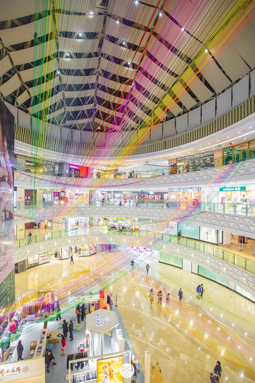 元旦来这家宝藏商场！热辣车模+街舞公演带你解锁年末购物新姿势