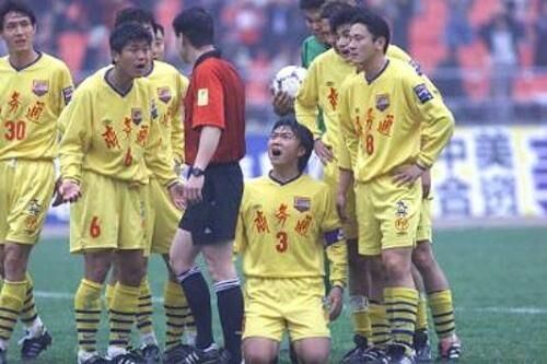 武汉光谷俱乐部退出中超事件,李玮锋天海俱乐部最后离开的人