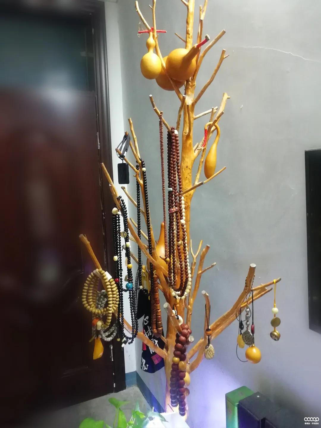 他试了一瓶“印度神油”，盘串6年，包浆妙啊