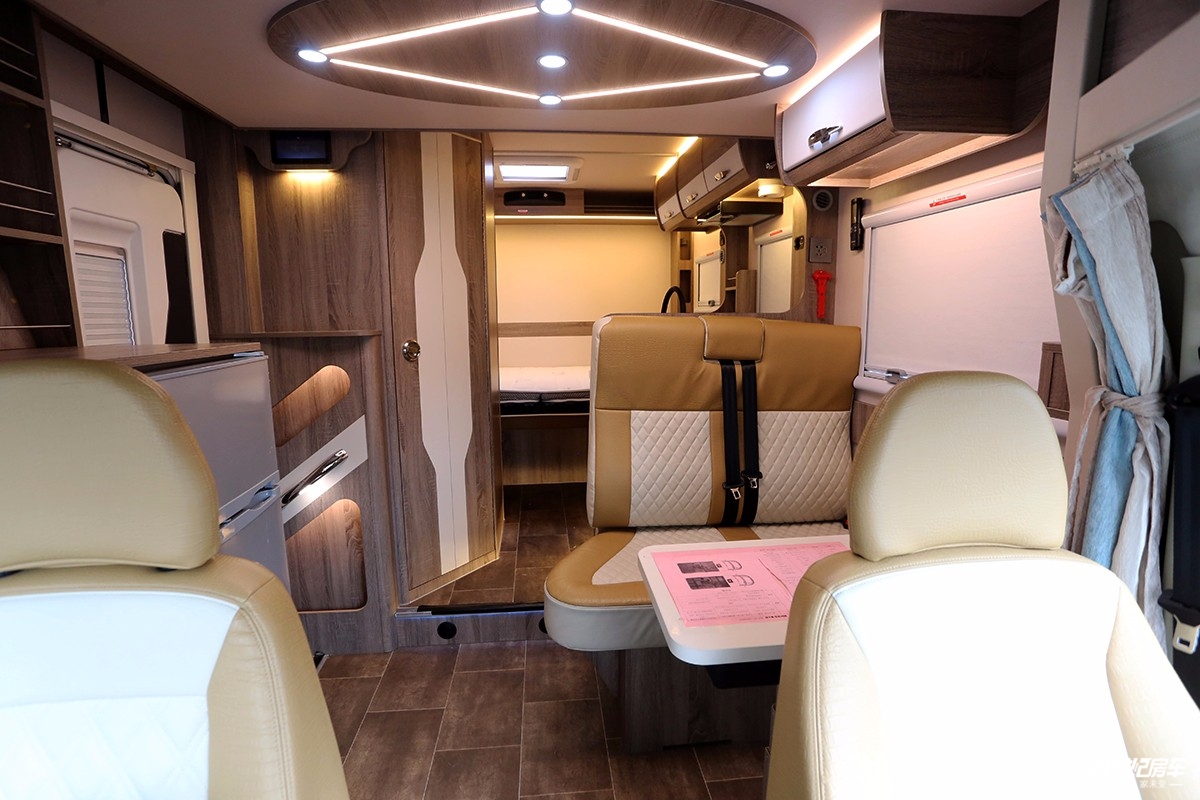 霍夫勒逸翔房车小额头,霍夫勒逸翔小顶房车