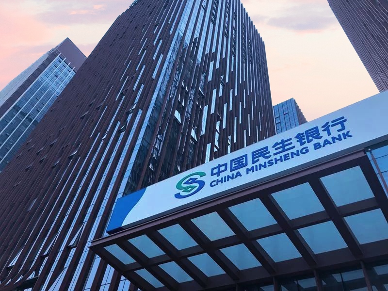 有人在马路上摆小摊,有人在小区里边摆摊