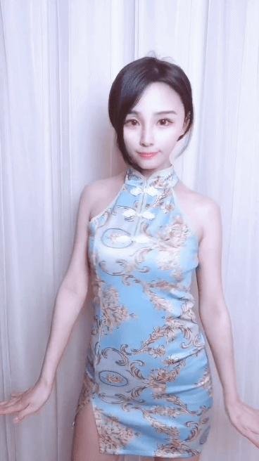 gif搞笑动图给我两块钱,把钱买完的搞笑图片