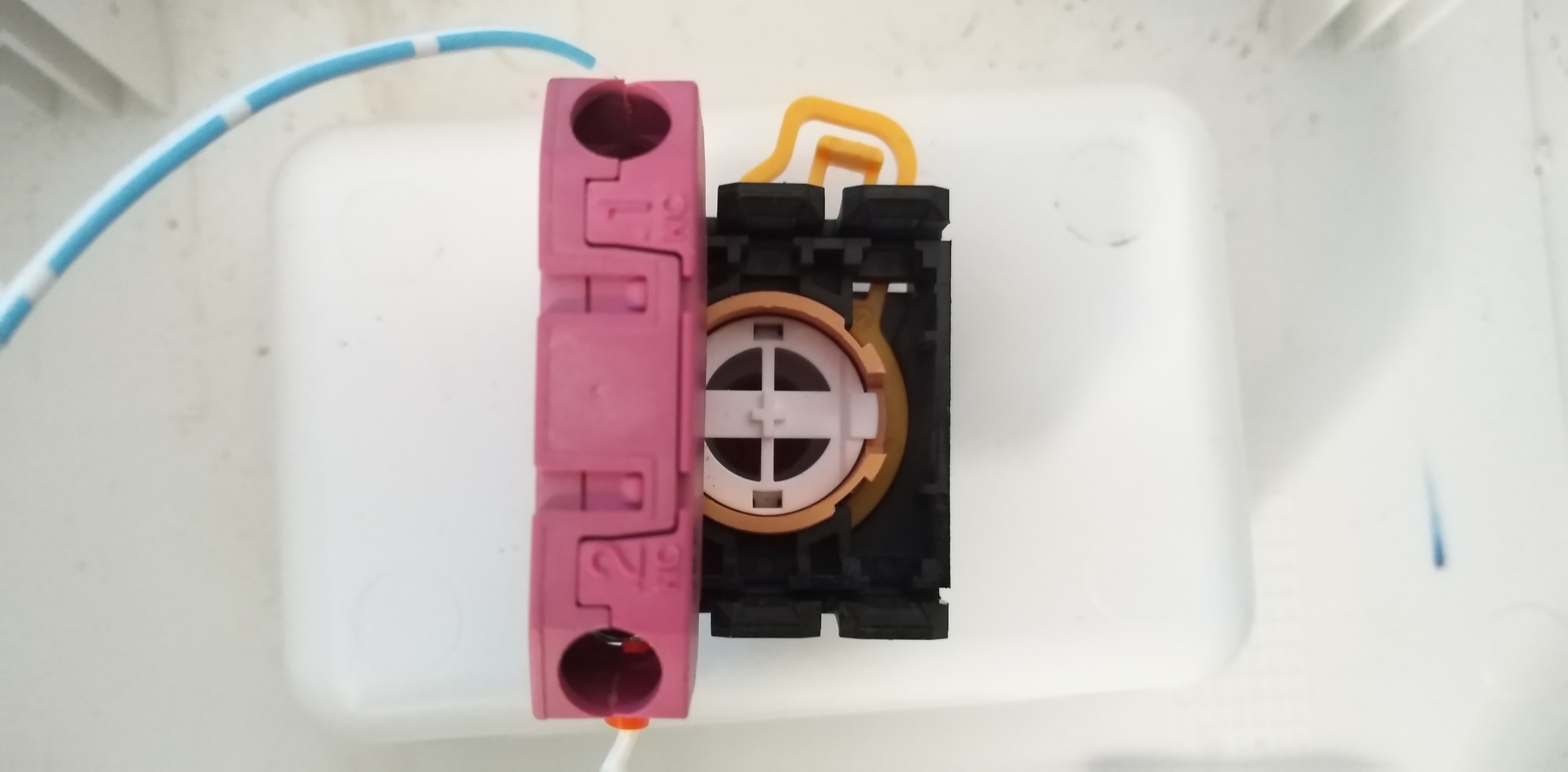 电动车充电桩插不进去,电动车充电桩故障排除技巧