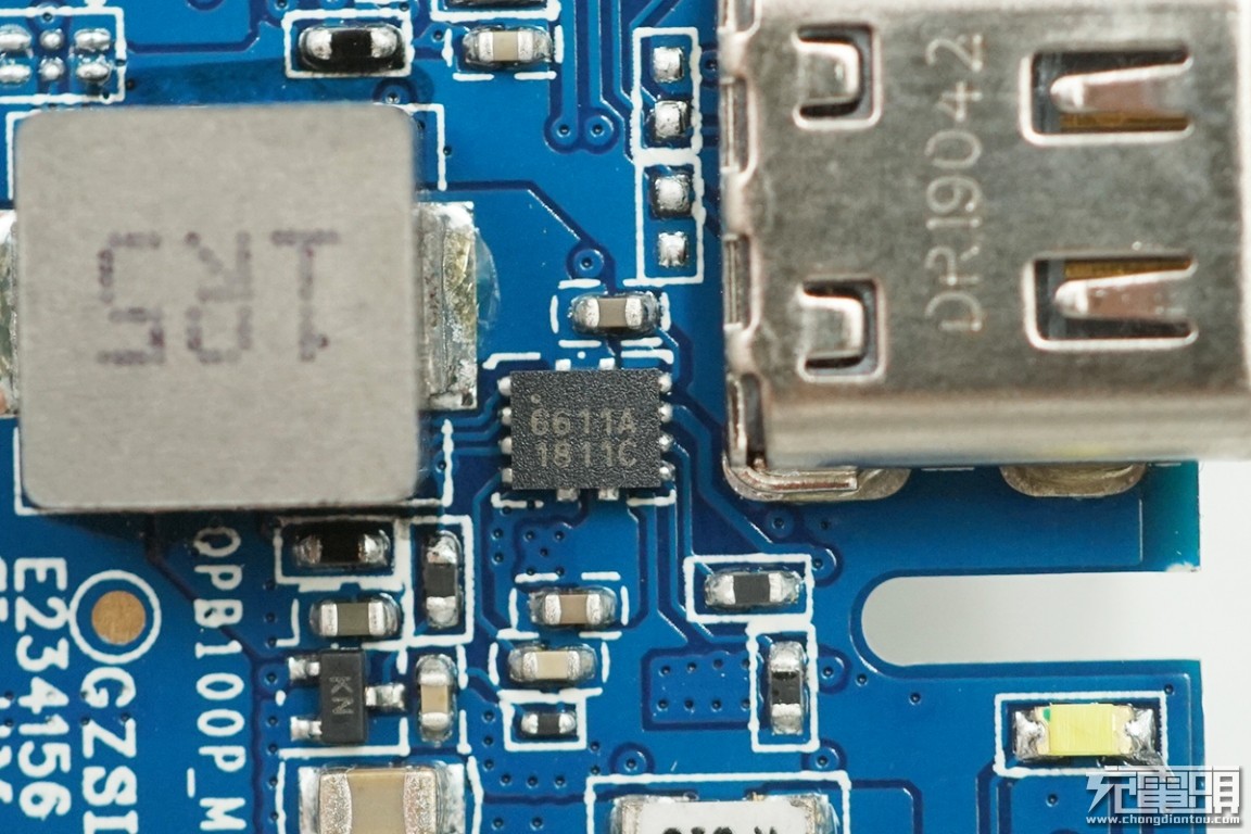 小米充电宝30000快充版拆开,小米无线充电宝10w和30w对比