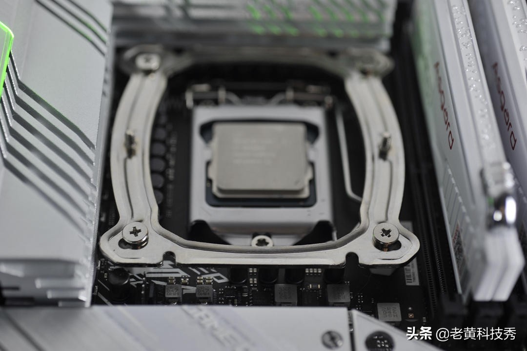 百元出头的散热号称能压5.0G的i7？我测完差点笑出声