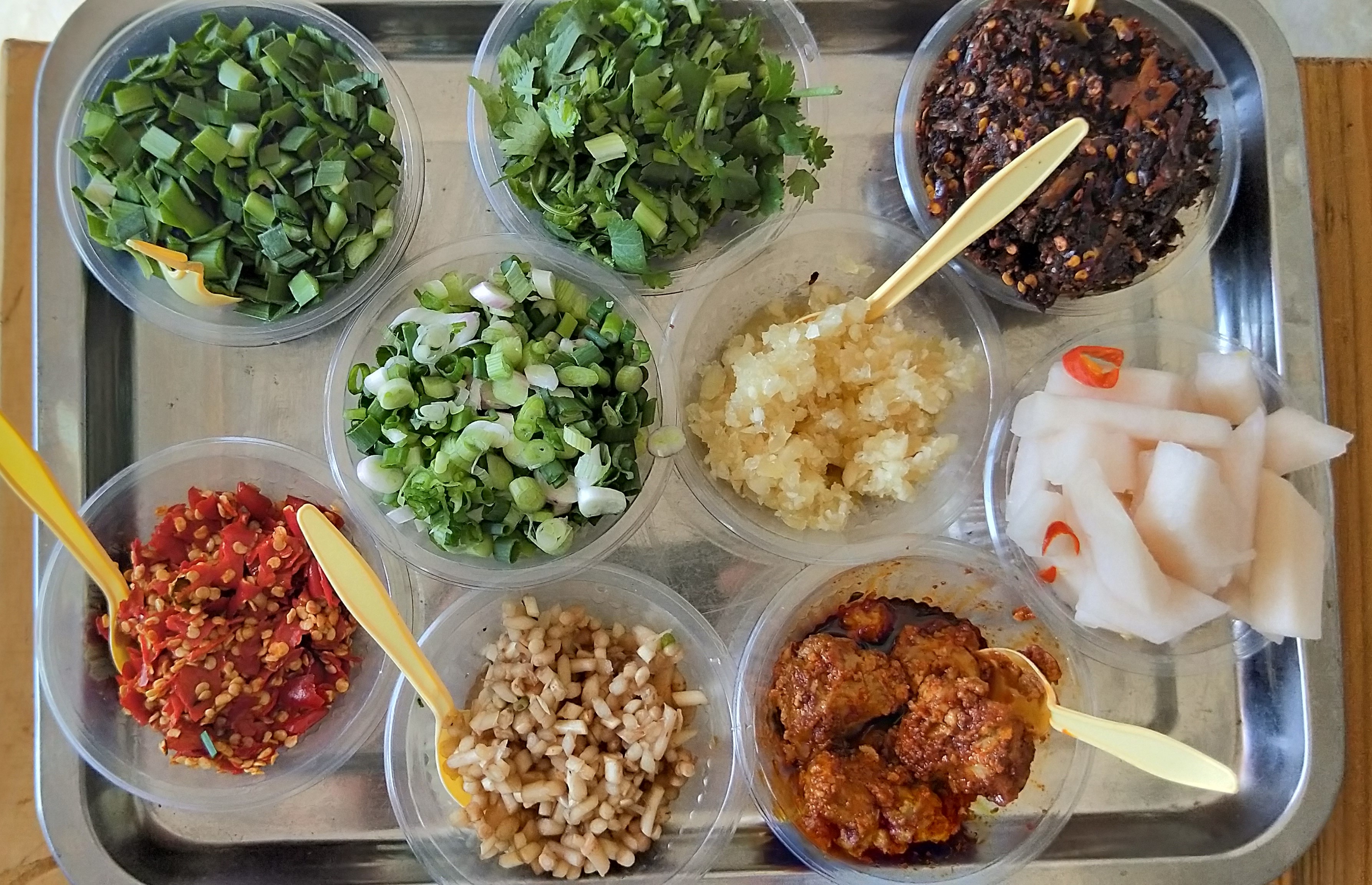 躲在草帽下的美味，吃过就上瘾，食客就算开车两小时车去吃也值得