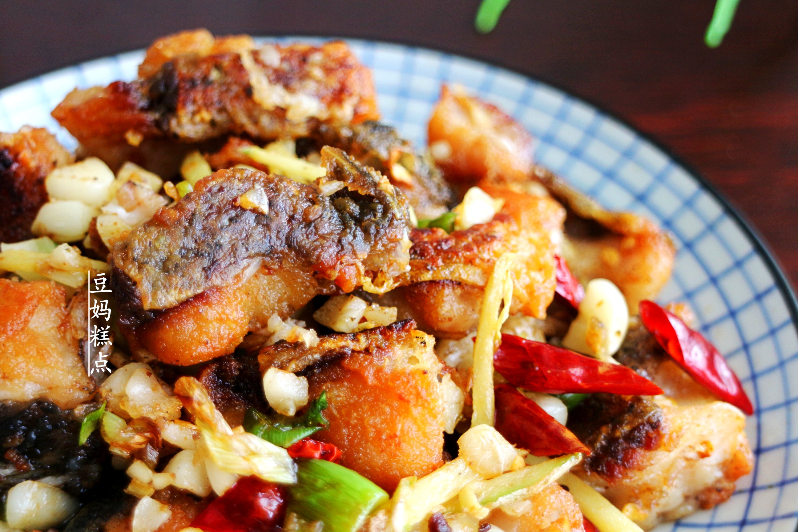 煎鱼块，用对方法！只加盐就很好吃，焦香入味，孩子特别喜欢