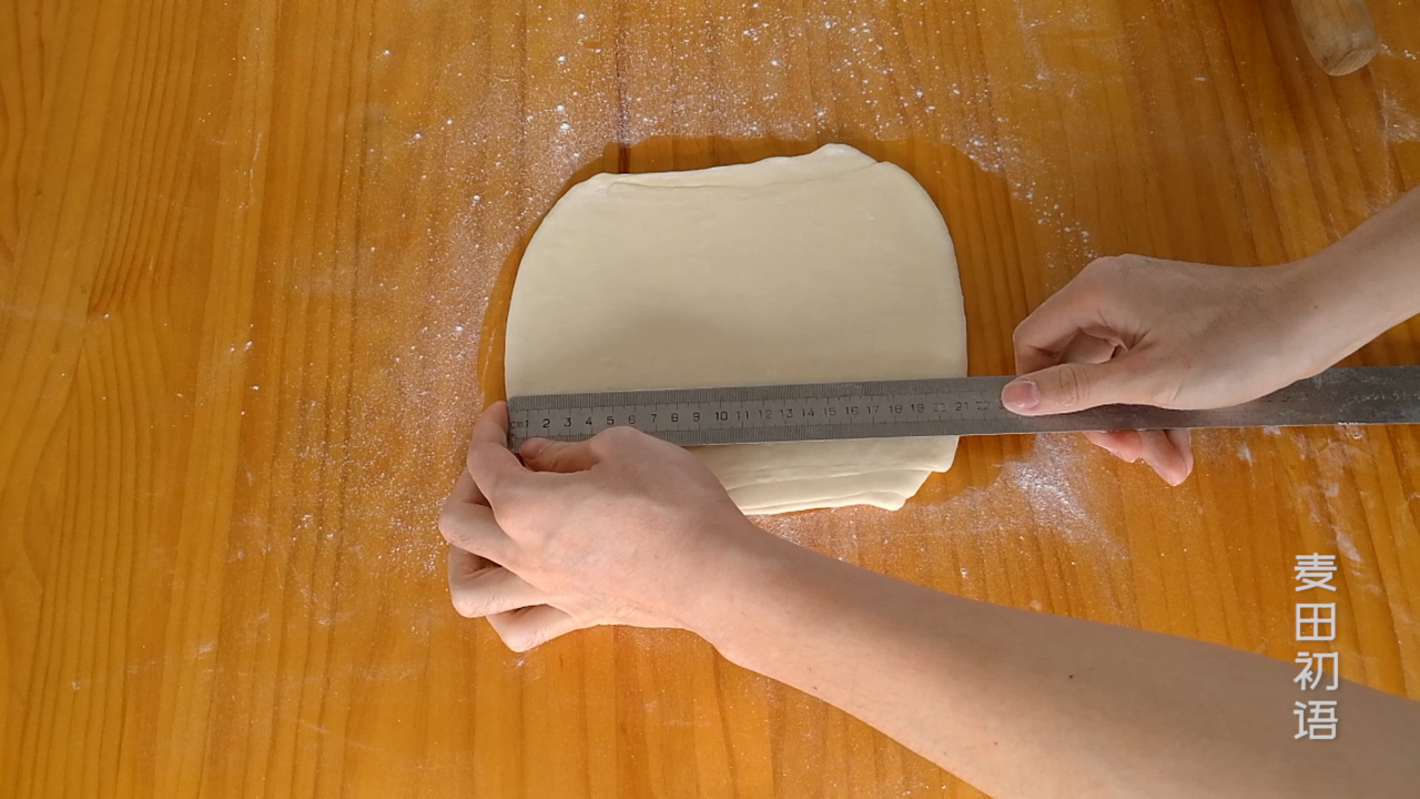 牛角包可颂面包开酥教程视频,牛角包可颂手动开酥