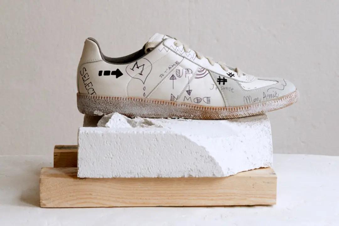 德训鞋奶油蓝白,白百何黑色德训鞋穿搭