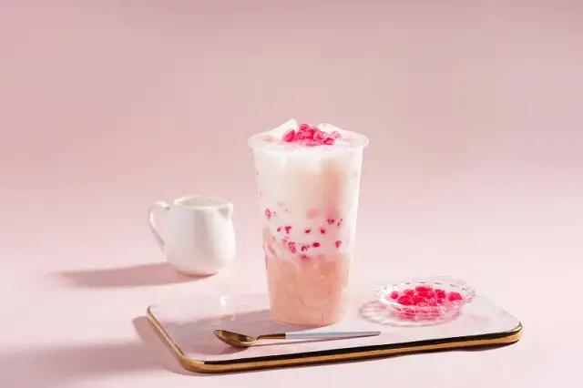 请你喝秋天的第一杯奶茶英文,秋天的第一杯奶茶起源于哪里英文