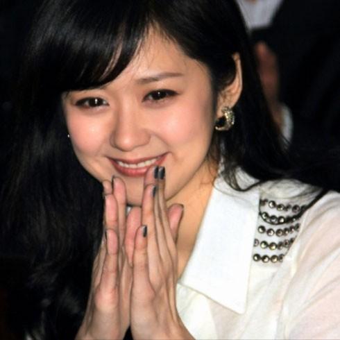 “刁蛮公主”张娜拉,献歌奥运,误谈圈钱被封杀,40岁想嫁中国