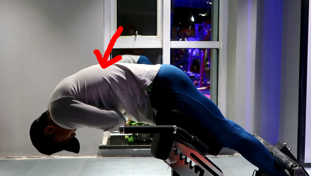 收尾动作山羊挺身刺激竖脊肌下背,背屈伸训练