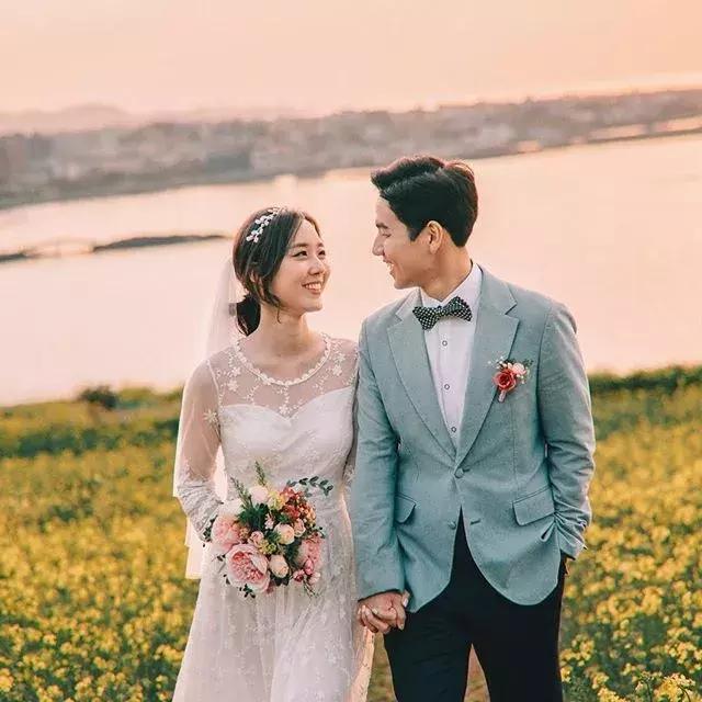婚纱照就该这样拍才有大片的感觉,婚纱照小众风格这样拍也好看