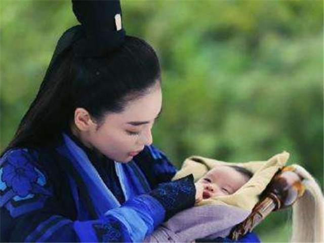 金庸对黄蓉武功描述,黄蓉打得过金轮吗