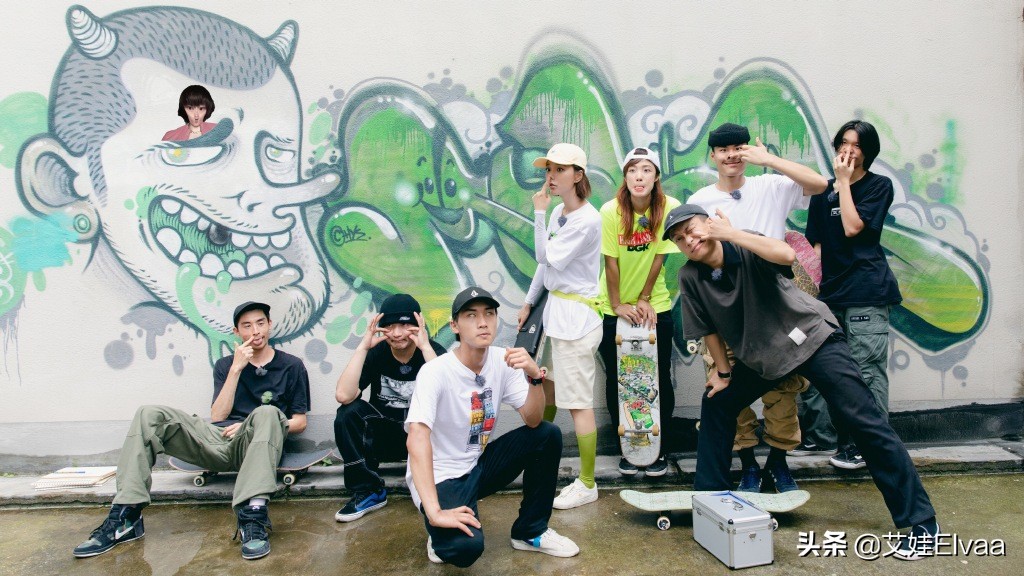 王珞丹蓝色长筒靴,王珞丹过膝靴穿搭