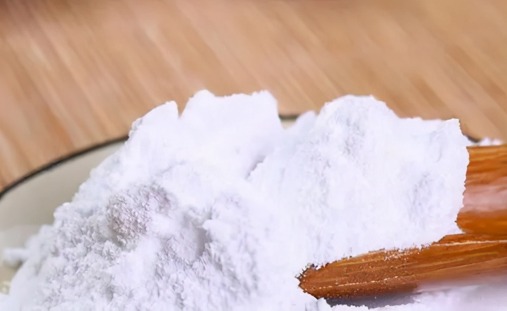 烧碱清洗完厨房餐具还能用吗,烧碱洗餐具用热水还是冷水