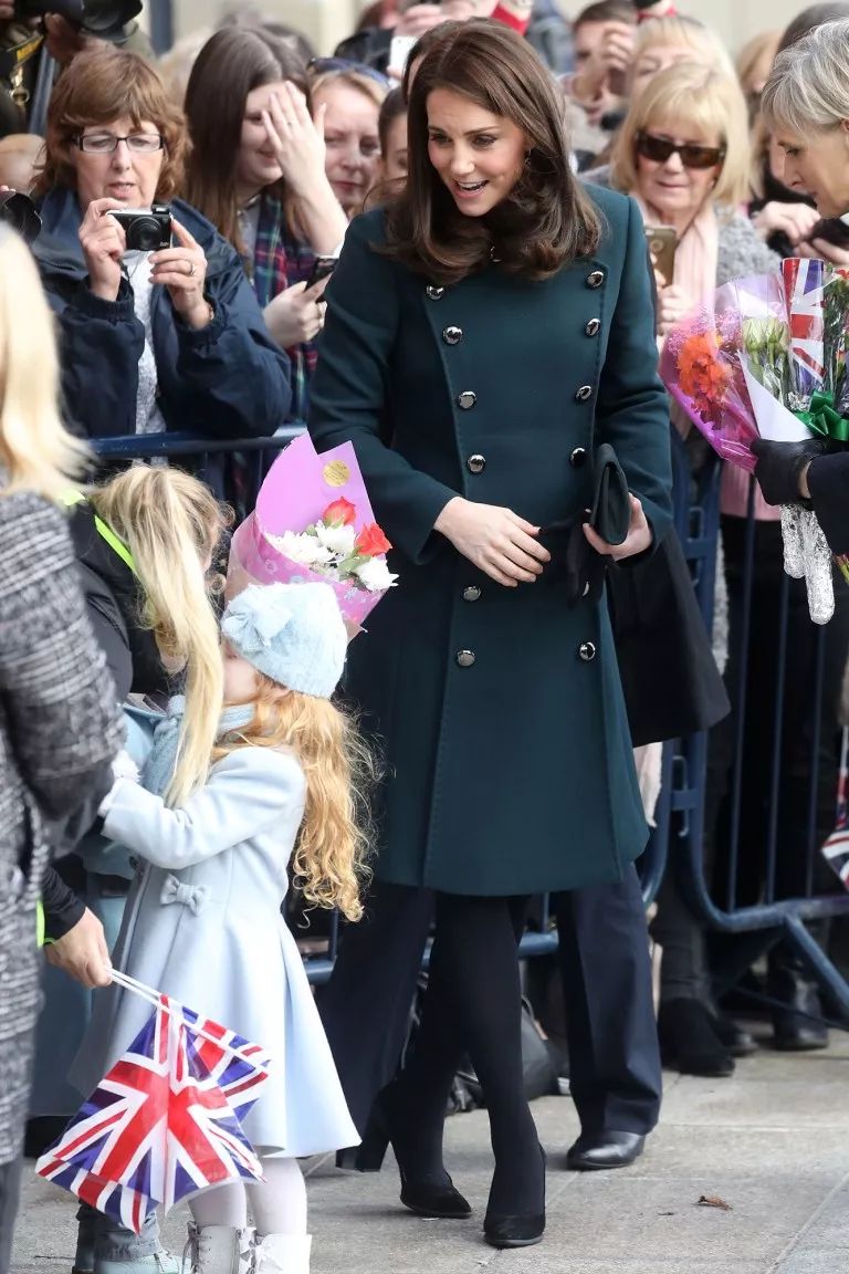 凯特王妃冬天打底袜,凯特王妃冬季穿搭