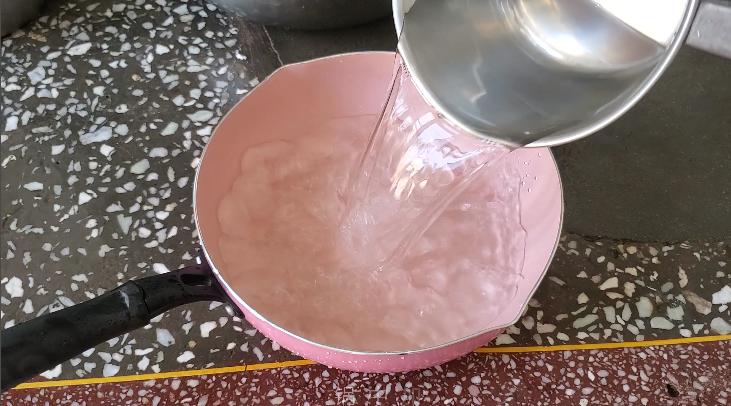 四孔煎蛋不粘锅麦饭石怎么开锅,麦饭石煎蛋锅开锅方法