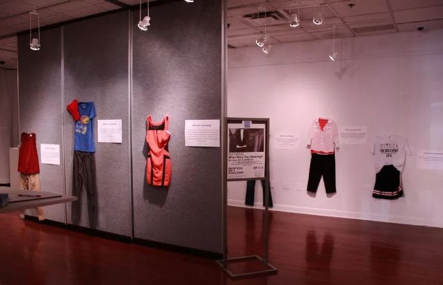 鲍毓明案背后：被性侵的14岁女孩，绝不止一个。