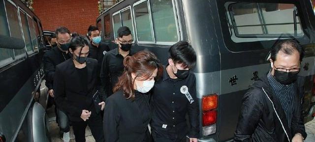 吴孟达落叶归根为何埋在马来西亚,吴孟达爱国事迹