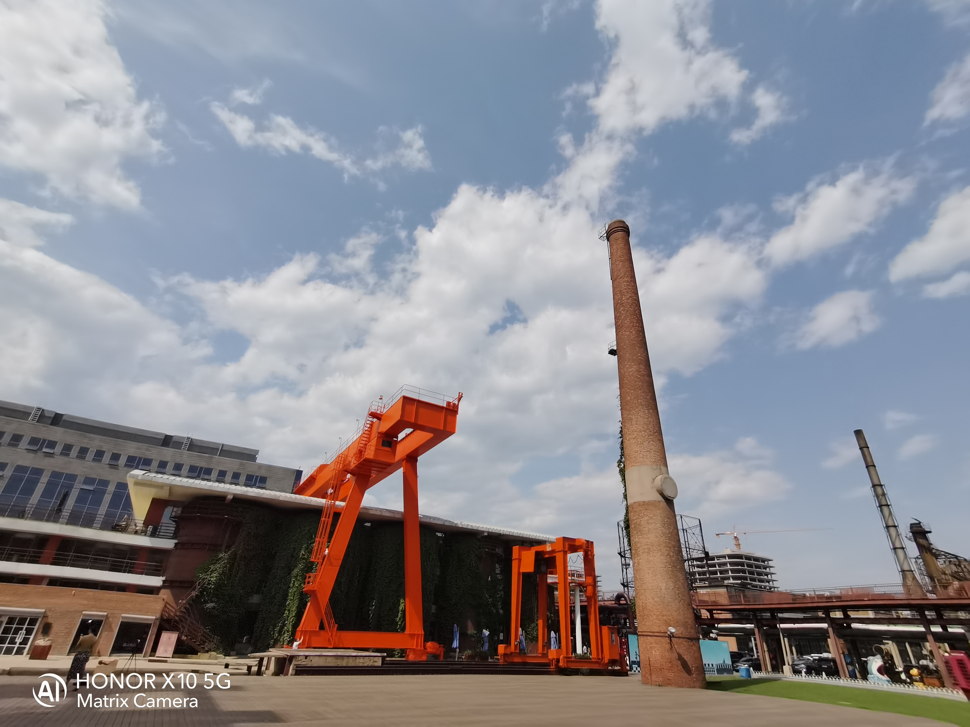 两千五左右的5g手机推荐性价比高,8g+256g的5g手机值得买哪一个