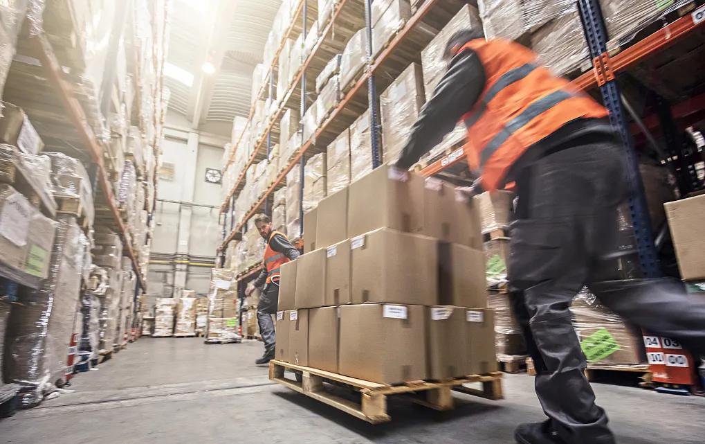 商铺买临街还是内铺好,商铺是租还是买