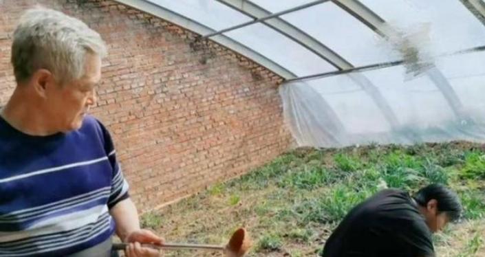 赵本山60岁大叔,63岁赵本山近照沧桑视频