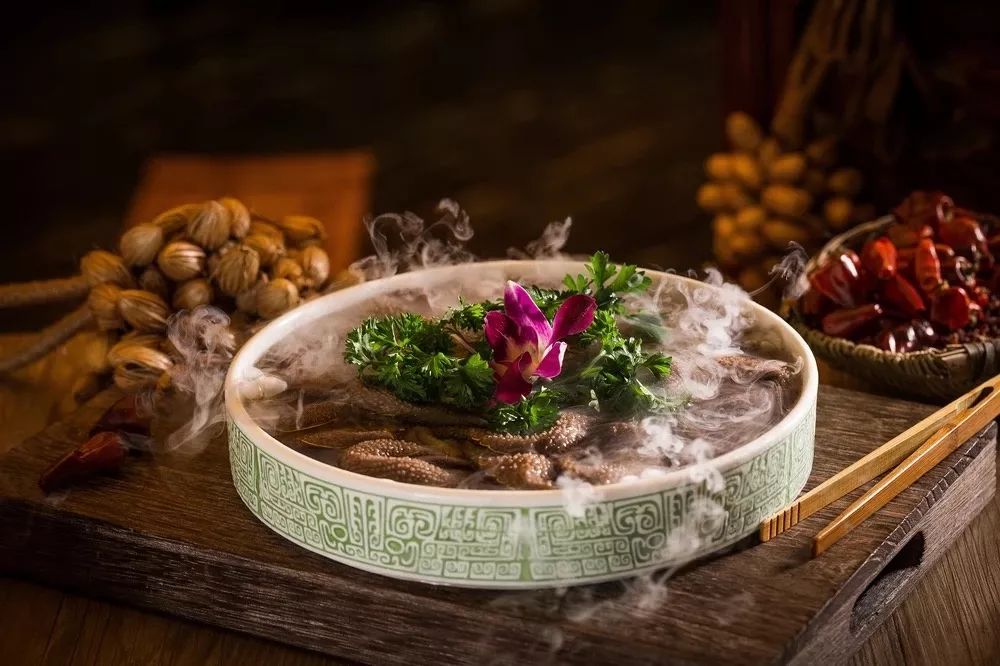 9荤6素！脆毛肚+肥牛…锅底油碟全包！成都昌隆坤火锅4人套餐88元