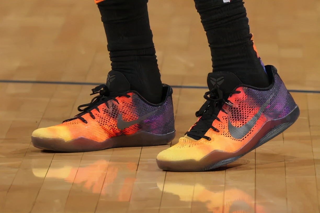 莫兰特上脚kobe4橙色,莫兰特上脚过的kobe球鞋