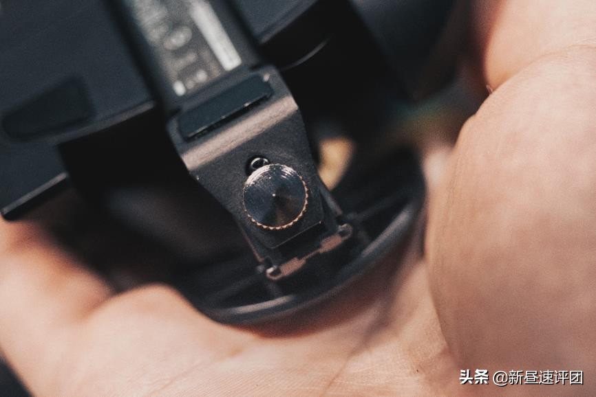 PMW3389加持，模块化设计鼠标骨伽700MEVO评测