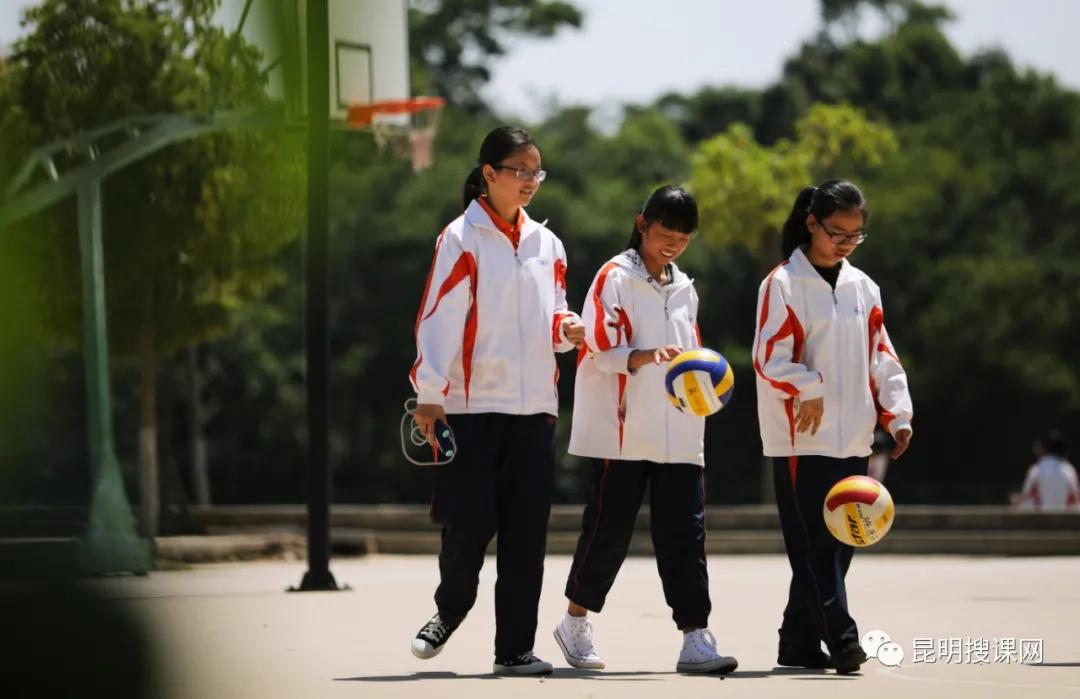 昆明市官渡区第一中学一本上线率,昆明市官渡区尚品书院学校一本率