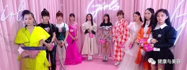 明日之子孟美岐搭配,明日之子孟美岐皮裤