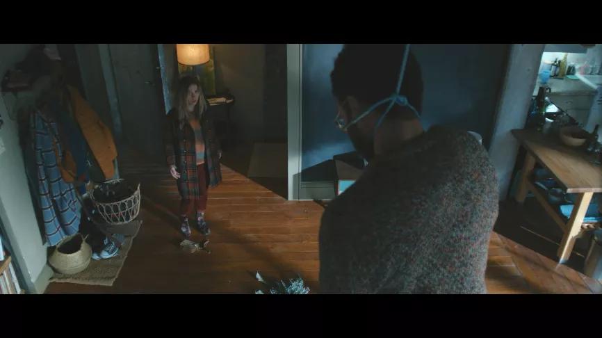 全片高能反转,性感美女化身“*窥偷**狂”