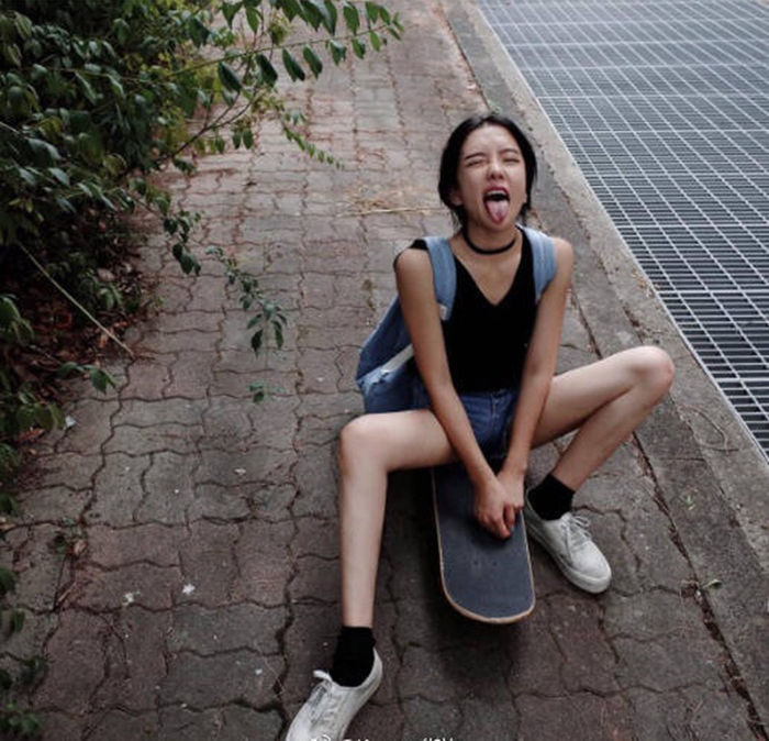 袜子上新,袜靴裙装解锁超能打的时髦组合