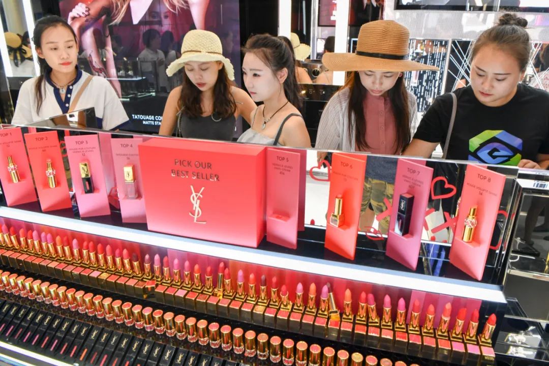 免税店买的东西到机场哪里取,免税店出港在哪里提货