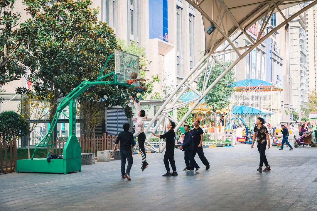 西安最热闹的几个商圈,西安最繁华商圈视频