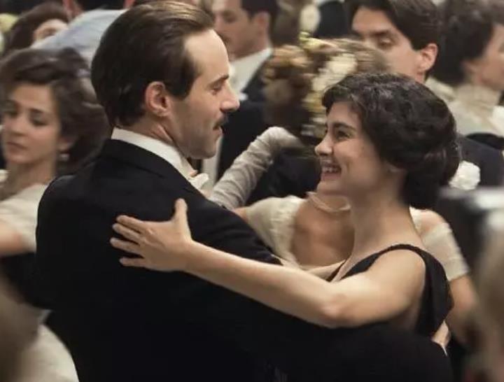 香奈儿做个精致女人,香奈儿靠男人上位