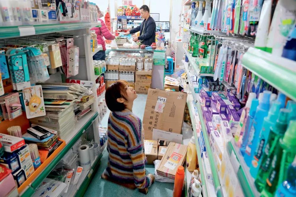 她3岁惨遭父母抛弃,无腿女孩截肢后被父母狠心遗弃