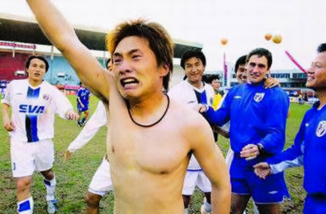 申花球迷殴打警察后续,申花球迷殴打者后续