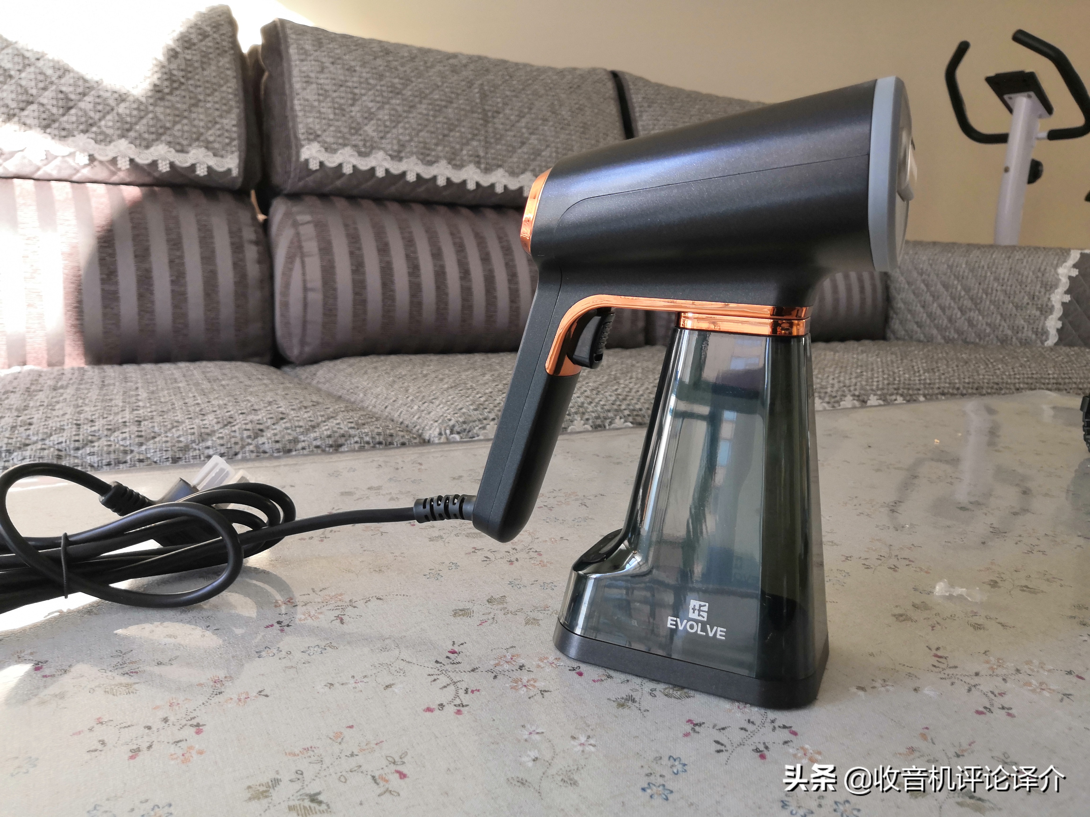 手持挂烫机再也不怕衣服皱巴巴了,挂烫机的正确使用方法衣服