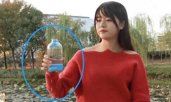 女主播捡垃圾塑料瓶做音响，“低音”效果太牛逼了