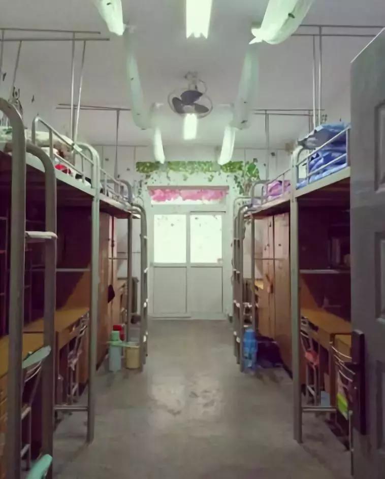 西安商贸科技技术学校宿舍,西安高新职业技术学院宿舍