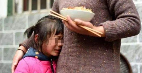 “妈妈，同桌总是摸我”，妈妈这么做，挽救了女儿的未来