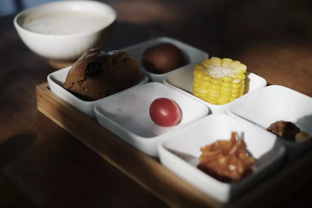 青城山别有洞天山居民宿,青城山肆禧山外民宿海拔