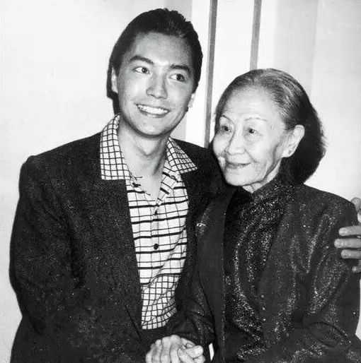 尊龙陈冲1988年奥斯卡颁奖典礼,第60届奥斯卡颁奖典礼尊龙和陈冲