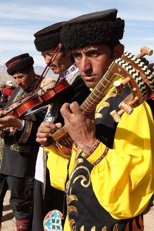 走马春季追花线|春漫*疆新**，牧笛声声中的杏花村