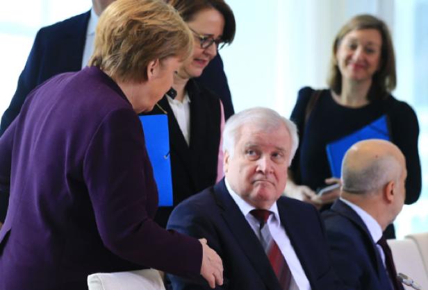 不戴口罩被暴踹,不佩戴口罩曝光