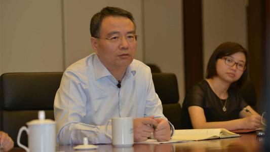 他曾被医生告知活不过10年，用借来的2000元创业，如今市值700亿