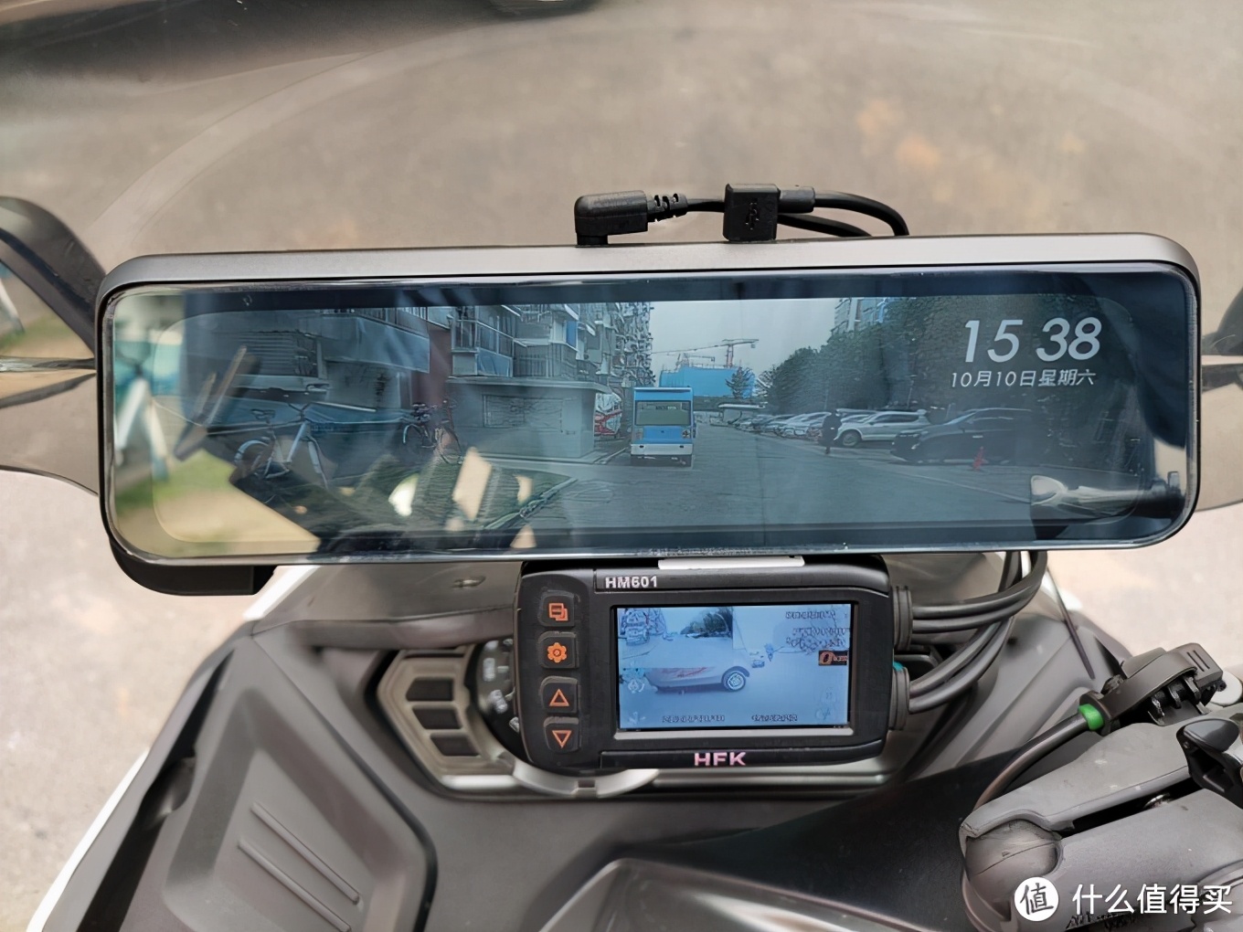 另类机车改造！流媒体后视镜竟能装在摩托上