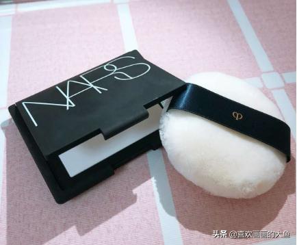 夏季底妆怎么不脱妆,夏季控油持久定妆粉